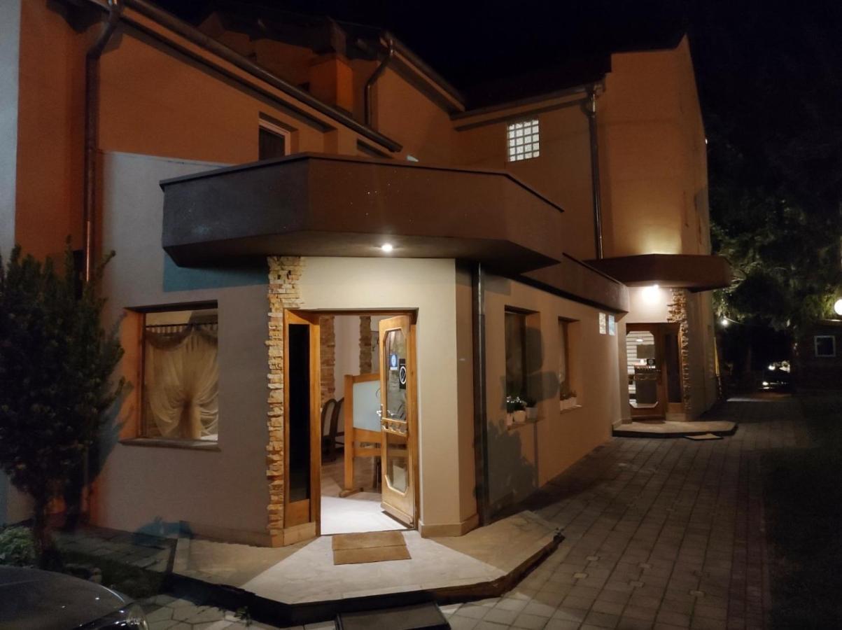 Garni Hotel Vir Vrnjačka Banja 外观 照片